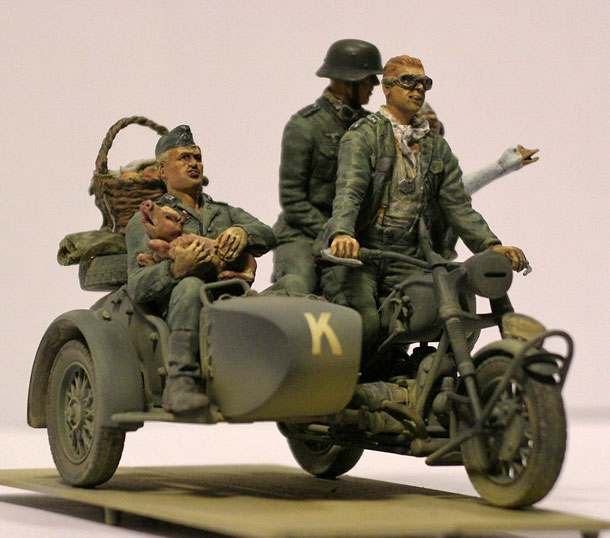 Figures: Motorized marauders