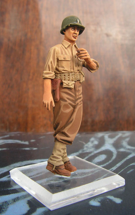 Figures: U.S. Army private and officer, photo #6
