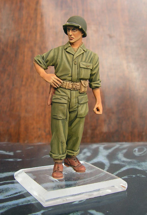 Figures: U.S. Army private and officer, photo #7