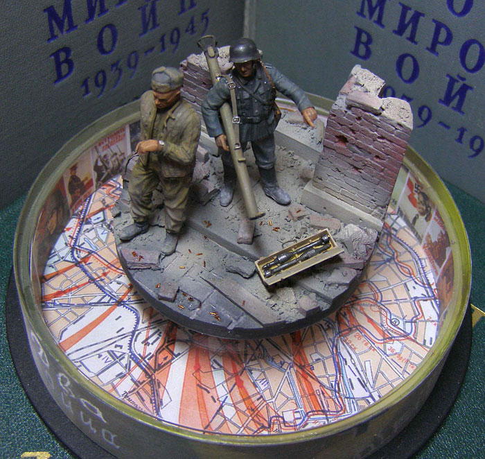 Dioramas and Vignettes: Two soldiers, photo #6