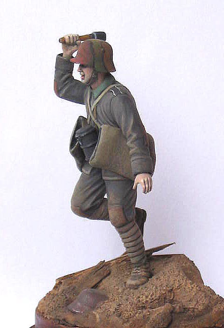 Figures: German storm trooper, 1916-17, photo #3