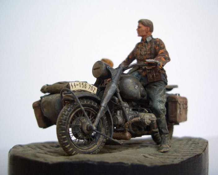 Dioramas and Vignettes: At the crossroad, photo #4