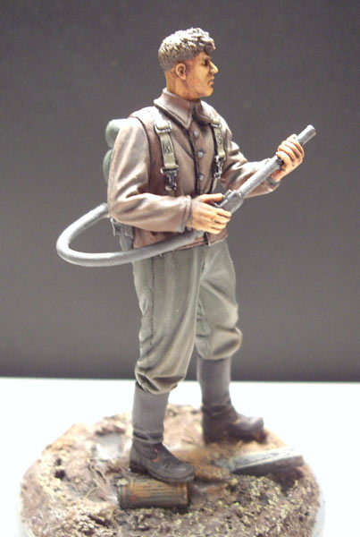 Figures: German soldier with flamethrower, photo #3