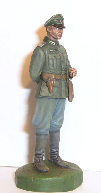 Figures: German officer, photo #1