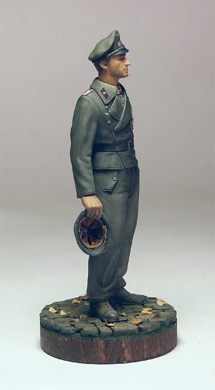 Figures: German SPG Commander, photo #2