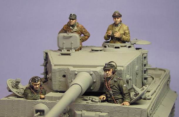 Figures: German tank crew