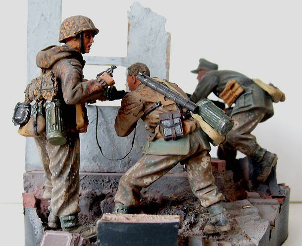Dioramas and Vignettes: Street fight