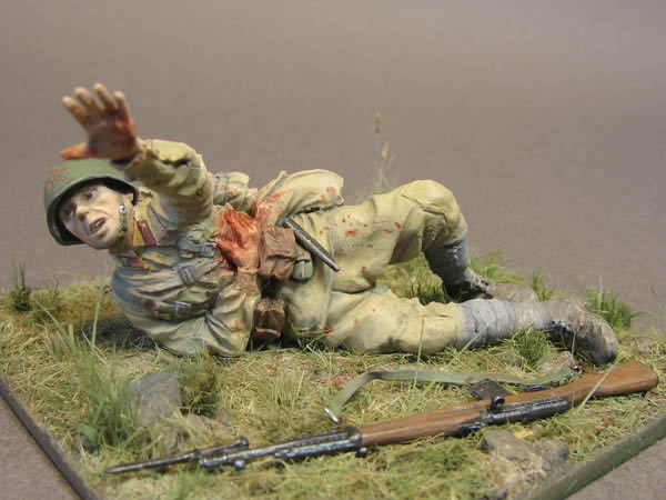 Figures: Wounded Red Army soldier, 1941, photo #2
