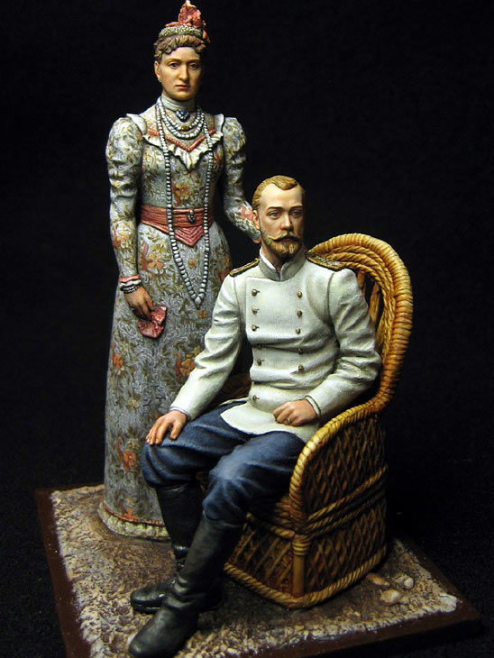 Figures: Emperor Nikolay II with his wife, 1914, photo #1