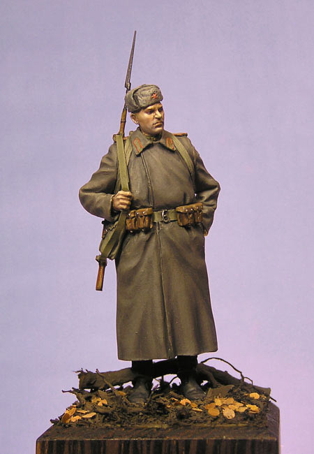 Figures: Red Army soldier, winter 1943-45, photo #2