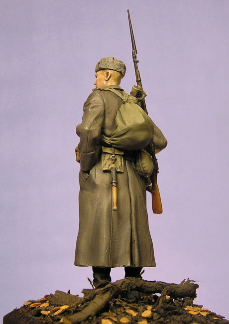 Figures: Red Army soldier, winter 1943-45, photo #4