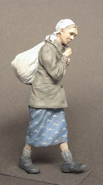 Figures: Russian refugee, WWII, photo #6