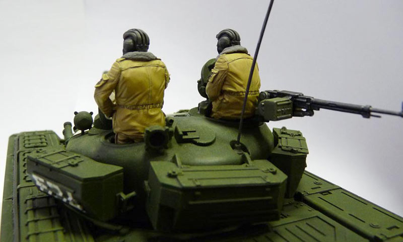 Figures: Russian tank crew, December 1994, photo #5