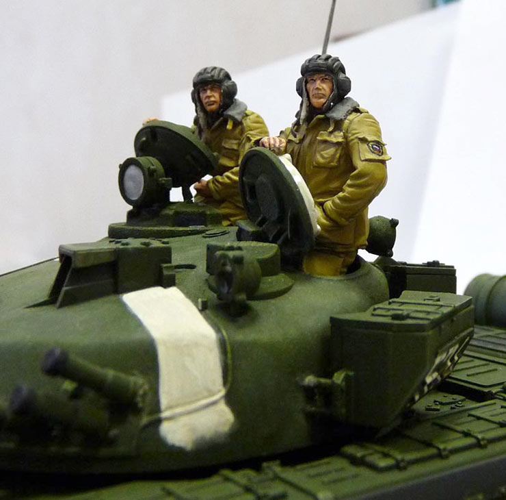 Figures: Russian tank crew, December 1994, photo #6