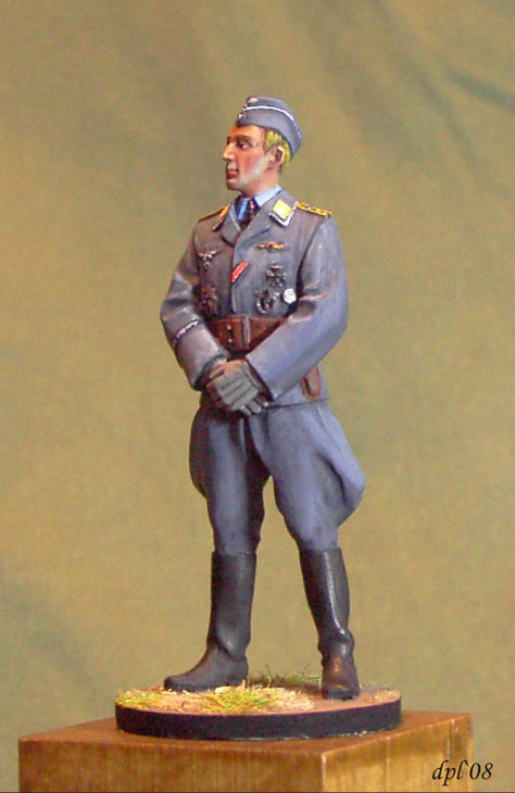 Figures: Luftwaffe hauptmann, 1944, photo #2