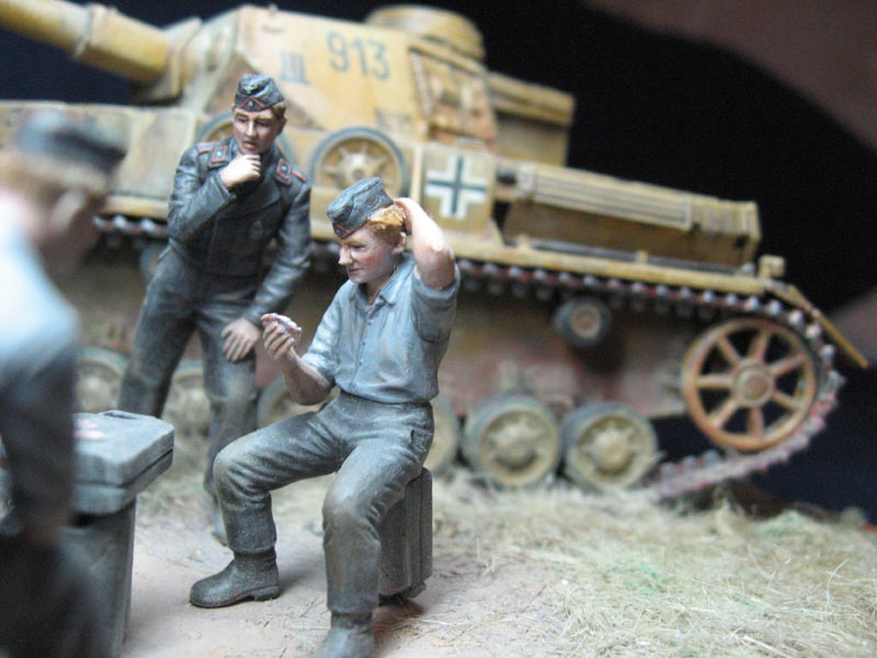 Dioramas and Vignettes: Four crewmen and the dog, photo #11