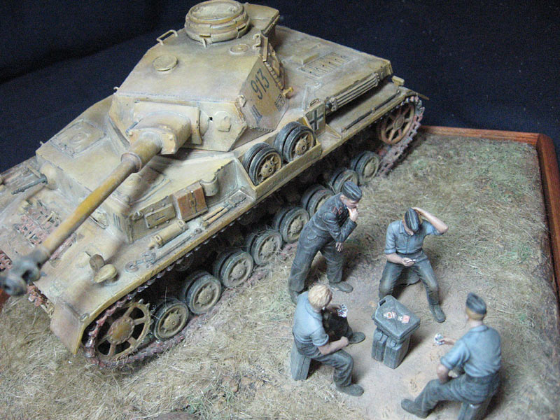 Dioramas and Vignettes: Four crewmen and the dog, photo #2