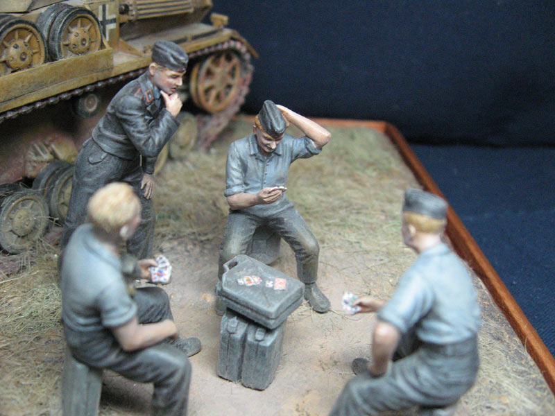 Dioramas and Vignettes: Four crewmen and the dog, photo #4
