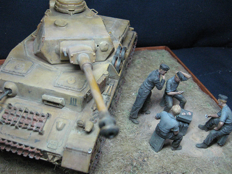 Dioramas and Vignettes: Four crewmen and the dog, photo #6