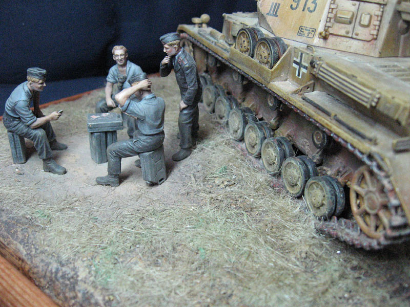 Dioramas and Vignettes: Four crewmen and the dog, photo #9