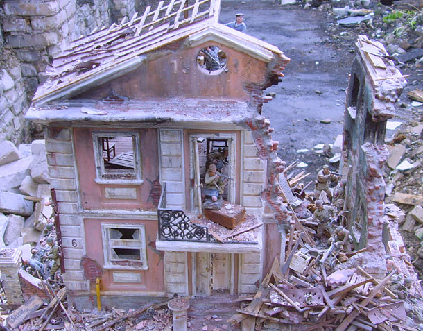 Dioramas and Vignettes: The Evil House