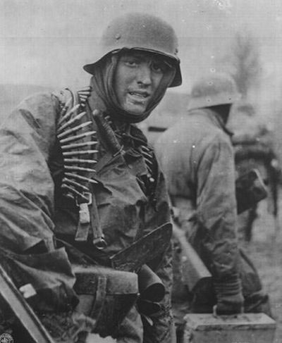 Figures: Machine gunner, Kampfgruppe Hansen. Ardennes, 1944, photo #9