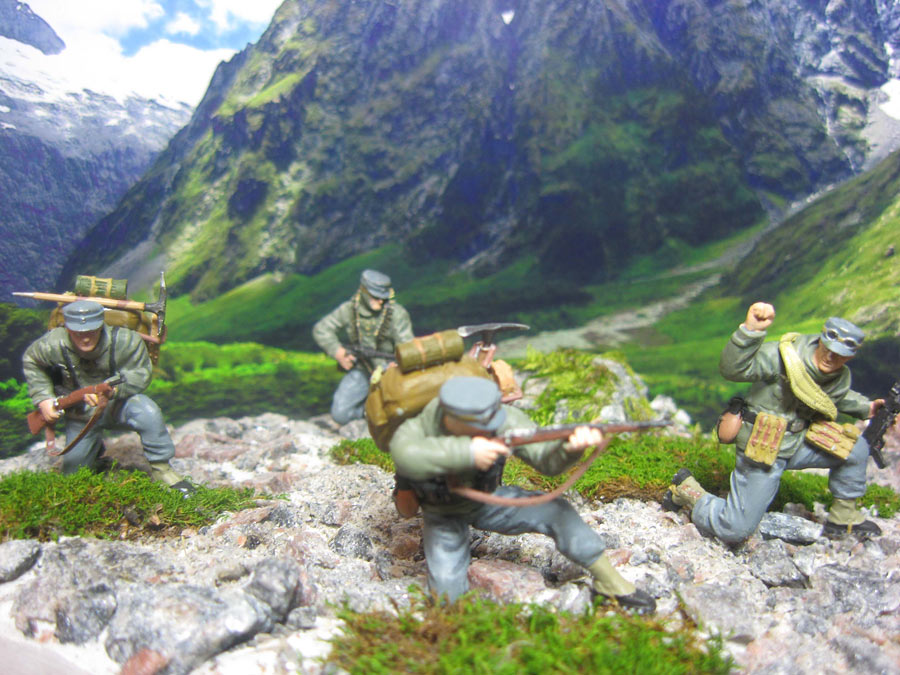 Dioramas and Vignettes: On the mountain pass, photo #2