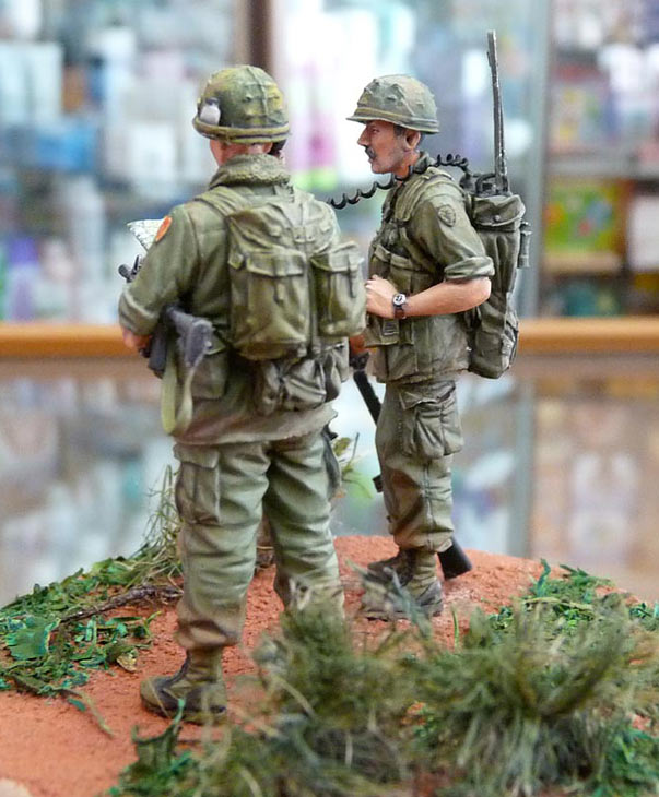 Figures: Officer and RTO. Vietnam ’68, photo #6