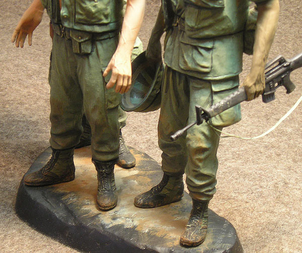Figures: Vietnam memorial comes alive, photo #4