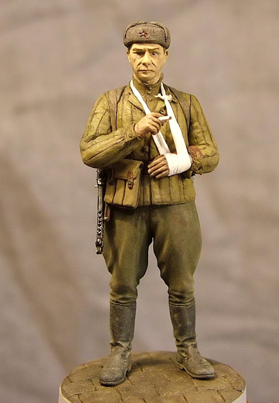 Figures: Wounded Red Army trooper, photo #1