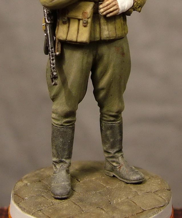 Figures: Wounded Red Army trooper, photo #15