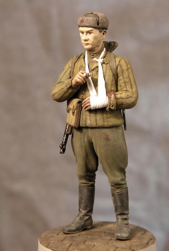 Figures: Wounded Red Army trooper, photo #2