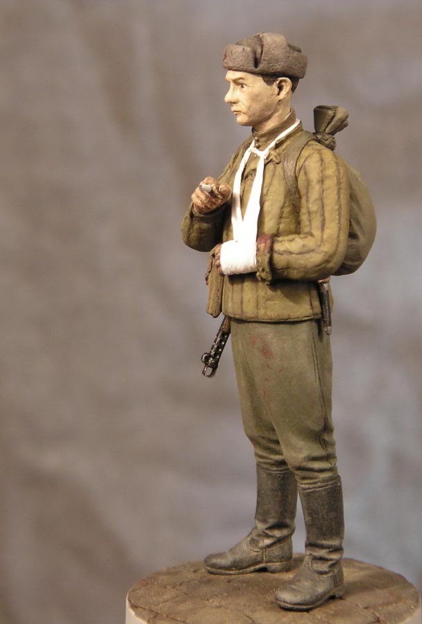 Figures: Wounded Red Army trooper, photo #3
