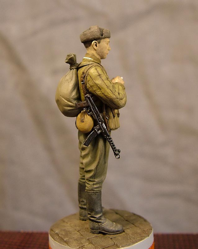Figures: Wounded Red Army trooper, photo #7