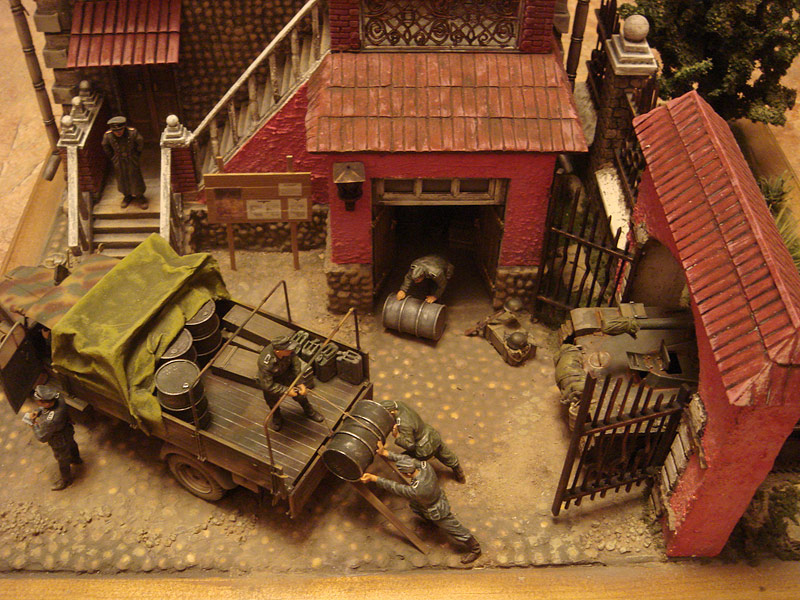 Dioramas and Vignettes: The loading, photo #2