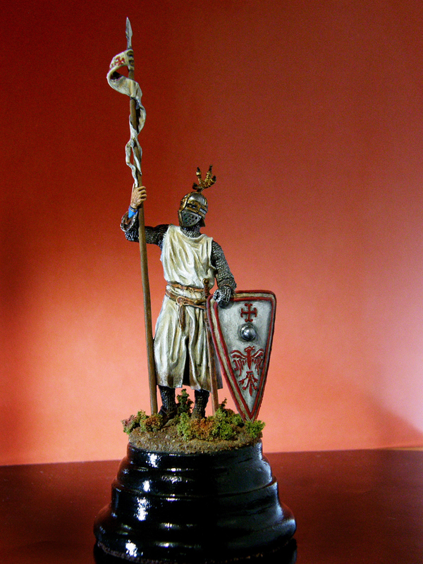 Figures: European knight, XII-XIII AD, photo #1