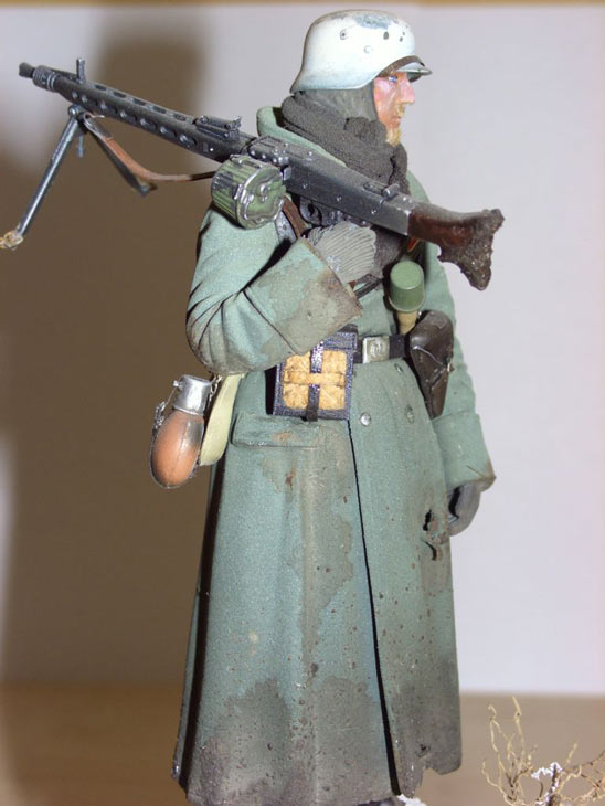 Figures: Eastern Front veteran, winter 1944, photo #6