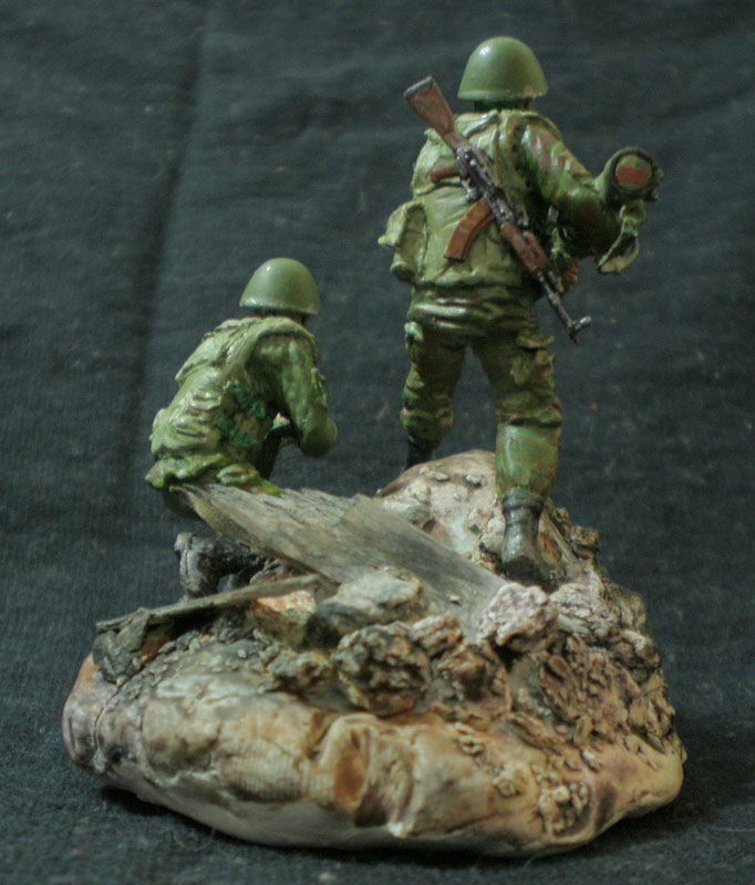 Sculpture: Flamethrower operator and sniper, photo #4