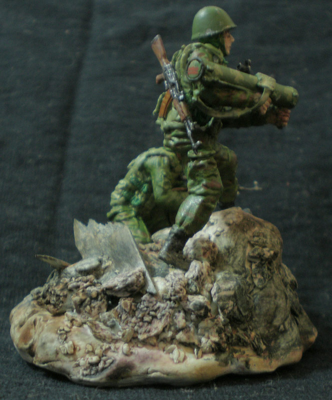 Sculpture: Flamethrower operator and sniper, photo #5
