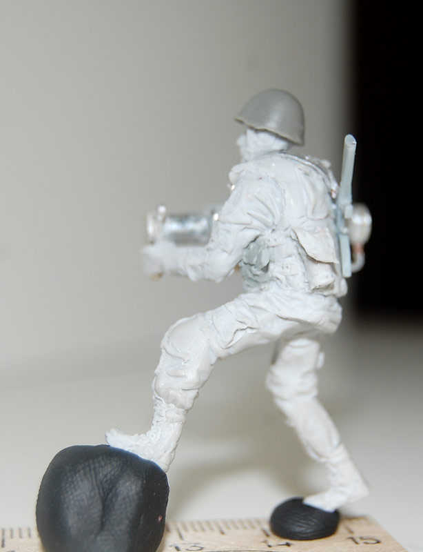 Sculpture: Flamethrower operator and sniper, photo #8