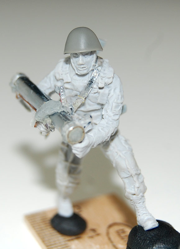 Sculpture: Flamethrower operator and sniper, photo #9