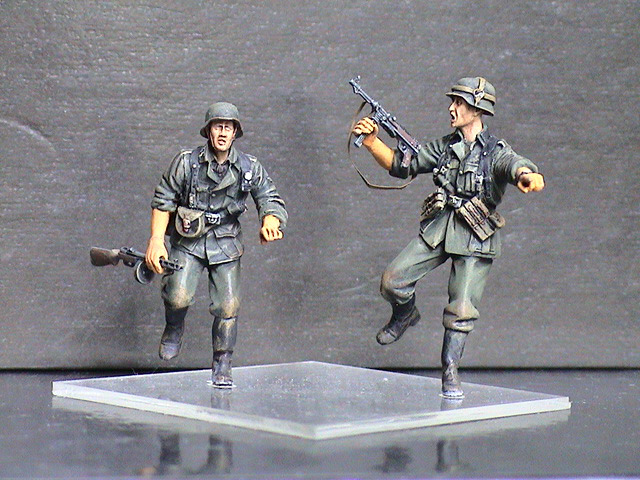 Figures: Two Soldiers, photo #1