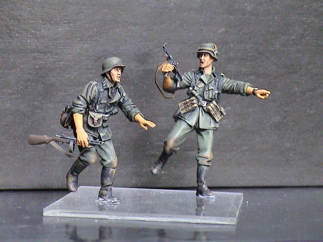 Figures: Two Soldiers, photo #2