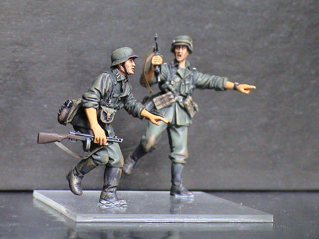 Figures: Two Soldiers, photo #4