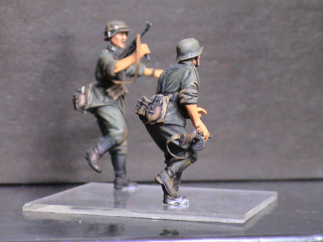 Figures: Two Soldiers, photo #5