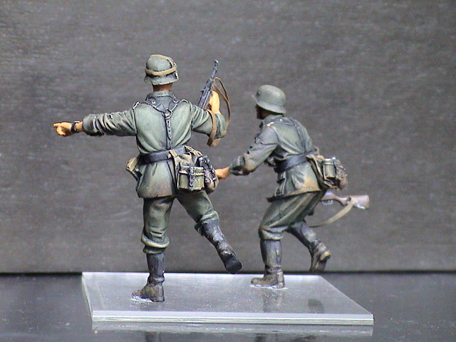Figures: Two Soldiers, photo #6