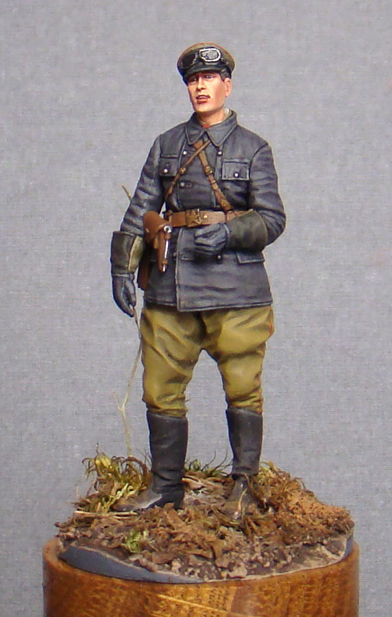 Figures: Soviet officer, armoured troops, photo #1
