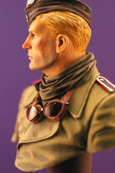 Figures: Tank creaman and pilot, photo #2