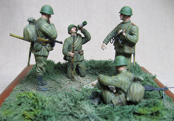 Dioramas and Vignettes: Soviet Guard infantry