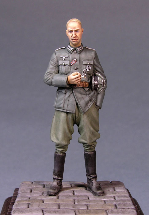 Figures: German officer, photo #1